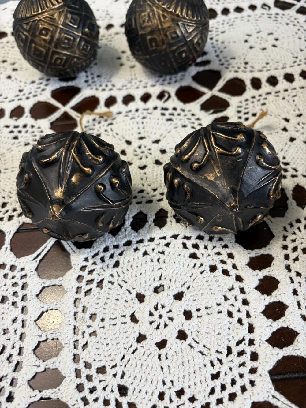 Lenox Black and Gold Vintage Style Sculpted Holiday Ornament Set, 6-Pack
